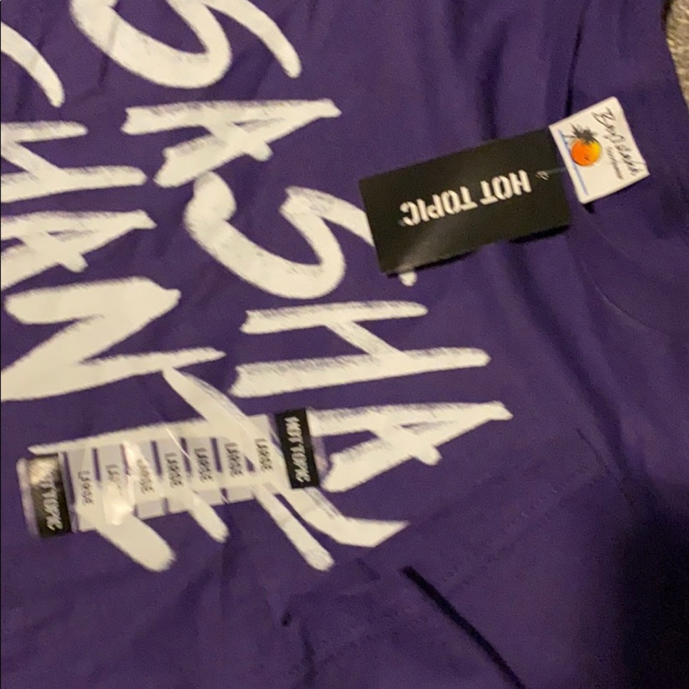 Shirt - Picture 4 of 4